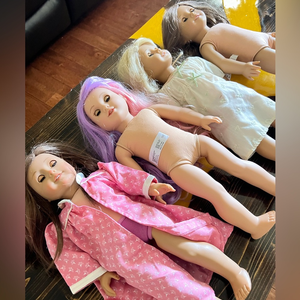 Lot of 4 American Girl Dolls